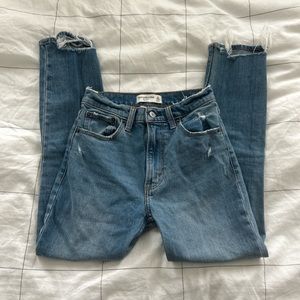 Abercrombie & Fitch High Rise Skinny Jean